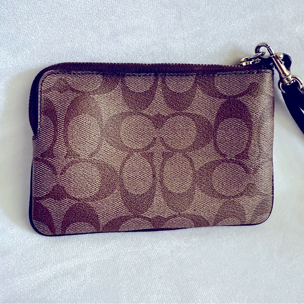 Coach Signature Leather Corner Zip Khaki Cherry Wristlet - Picture 11 of 16
